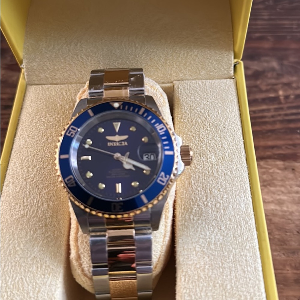 Beautiful Invictus watch. Never been worn. Absolutely gorgeous.